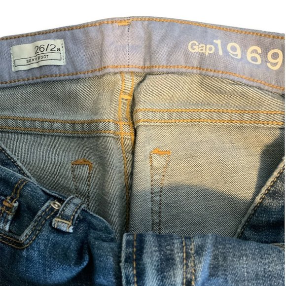 Gap 1969 Sexy Boot Whiskers Regular Fit Blue Medium Wash Jean Size 26/2 - Picture 8 of 9
